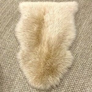 Overland Sheepskin Rug